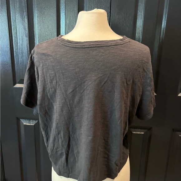 GAP Charcoal Gray T-Shirt - Picture 3 of 4